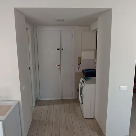 Lägenhet A *